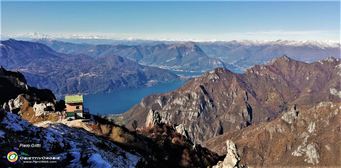 05 Vista sul Rif. Rosalba (1730 m) ed oltre (foto Debora).jpg